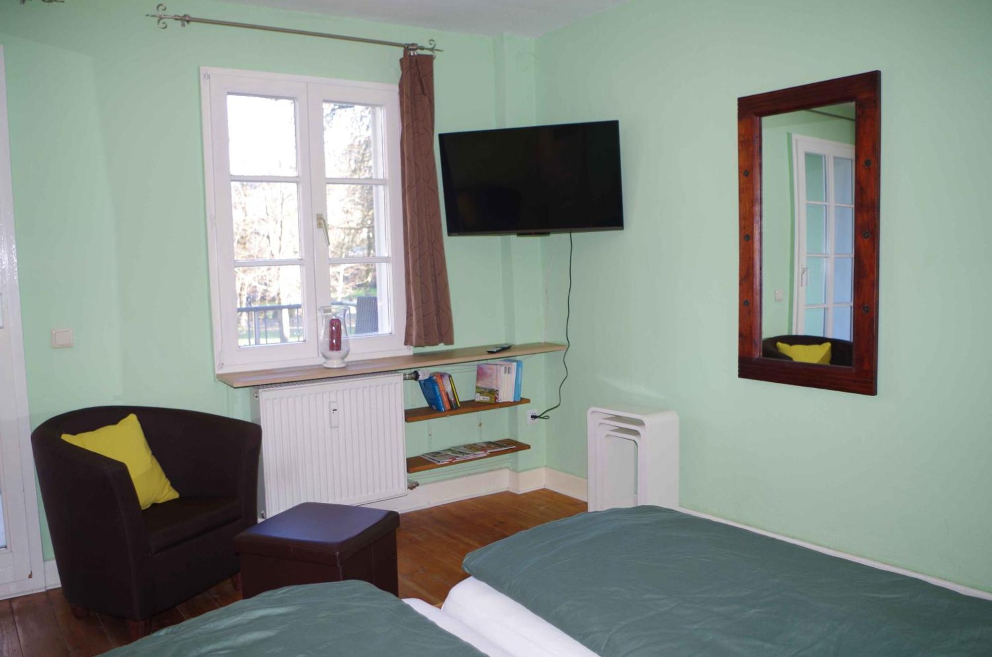 Ferien-Wohnung Am Menzer-Park 内卡尔格明德 外观 照片